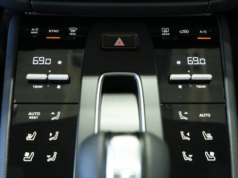 New 2026 Porsche Macan AWD/4WD image 20