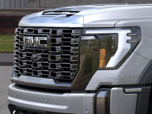 New 2026 GMC Sierra 3500 Denali Ultimate AWD/4WD image 13