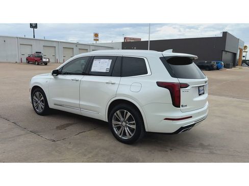 Used 2024 Cadillac XT6 Premium Luxury image 6