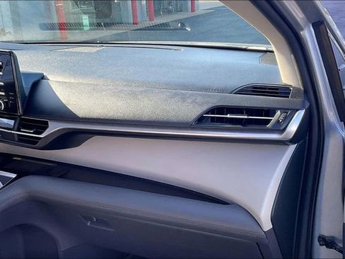 Used 2021 Toyota Sienna LE w/ LE Plus Package FWD image 16