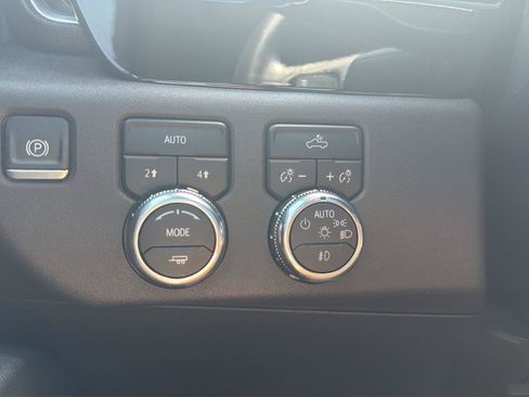 Used 2023 GMC Sierra 1500 Elevation w/ LPO, Elevation Black Package AWD/4WD image 14