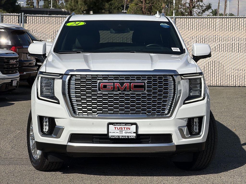 Used 2024 GMC Yukon XL Denali RWD image 2