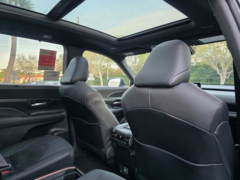 New 2026 Toyota Grand Highlander MAX Platinum image 16