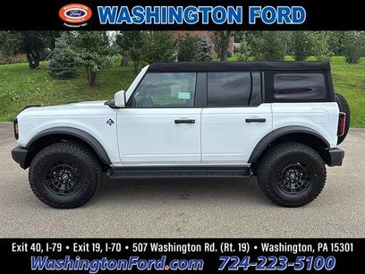 New 2026 Ford Bronco Outer Banks w/ Sasquatch Package