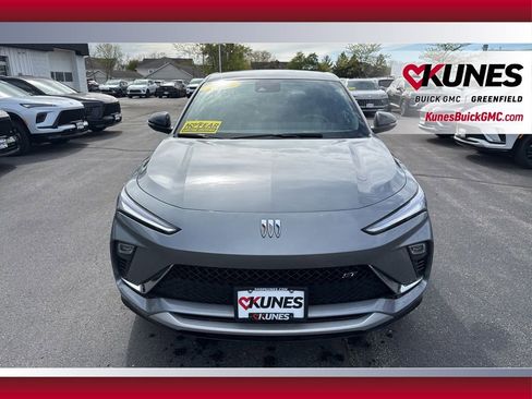 Used 2025 Buick Envista Sport Touring w/ Convenience I Package FWD image 14