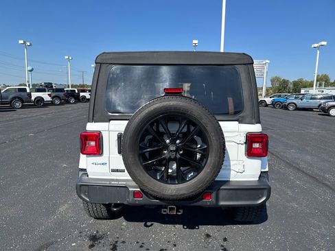 Used 2021 Jeep Wrangler Unlimited Sahara w/ Cold Weather Group image 4