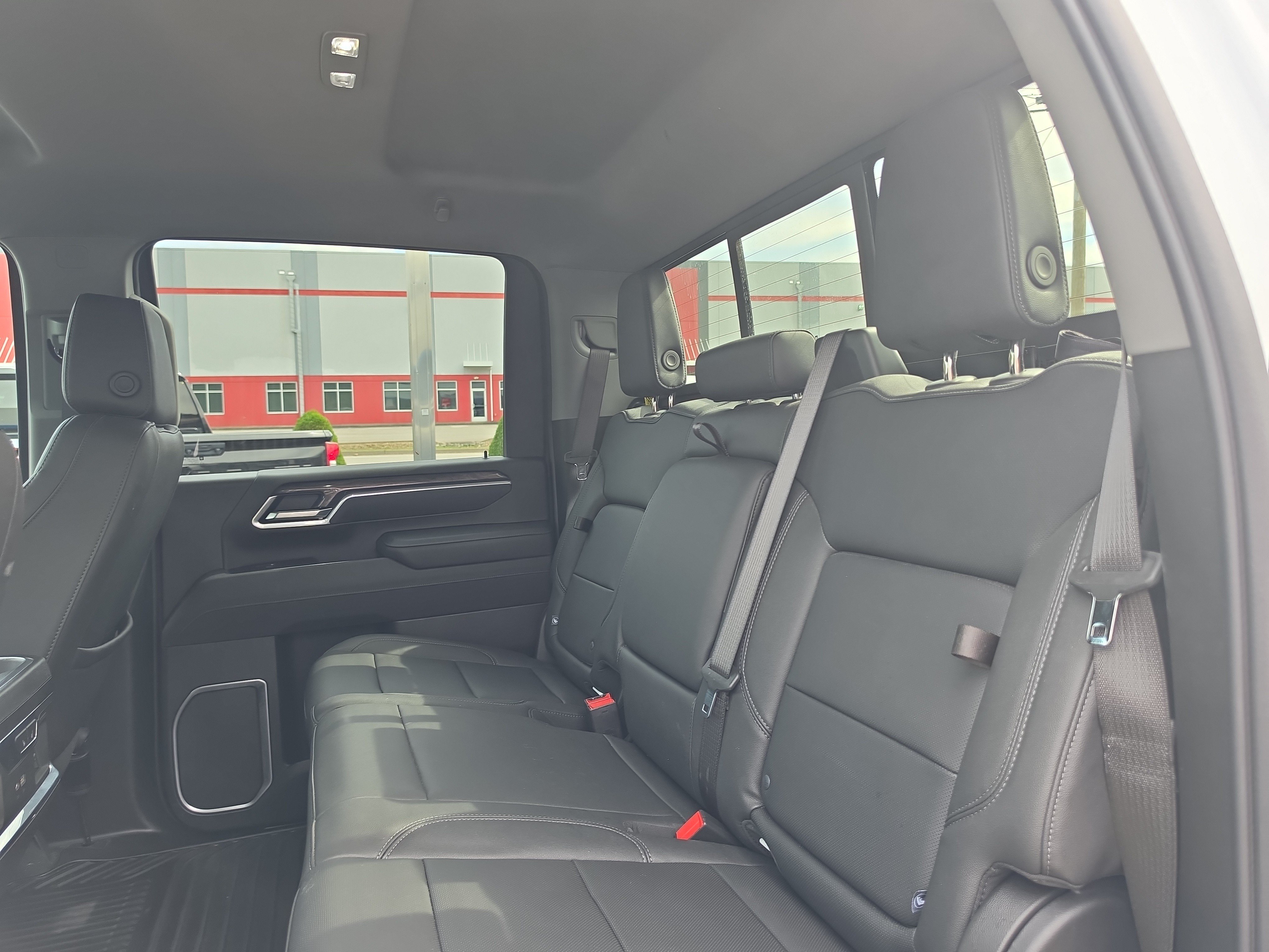 Used 2026 Chevrolet Silverado 3500 LTZ w/ LTZ Convenience Package AWD/4WD image 15