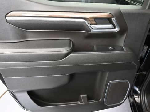 Used 2023 Chevrolet Silverado 1500 LT AWD/4WD image 28