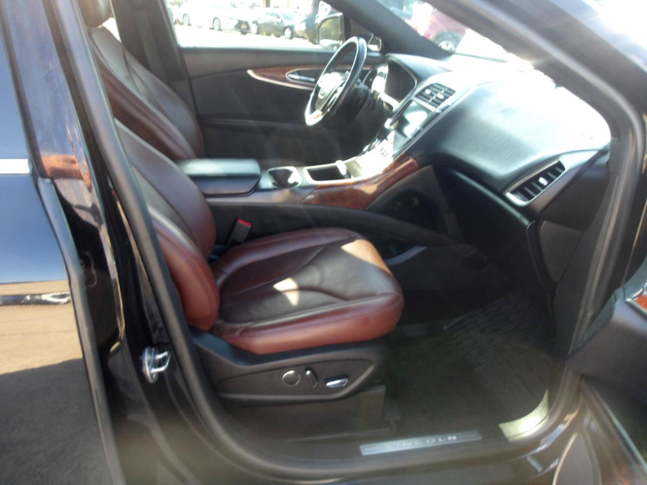 Used 2019 Lincoln Nautilus Reserve w/ Driver Assistance Package AWD/4WD image 10