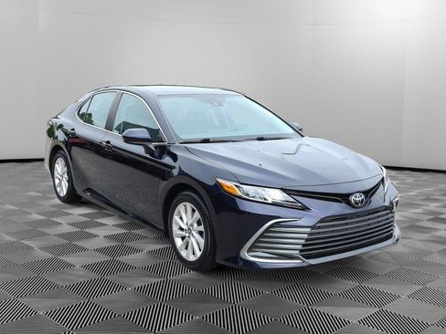 Used 2022 Toyota Camry LE FWD image 8