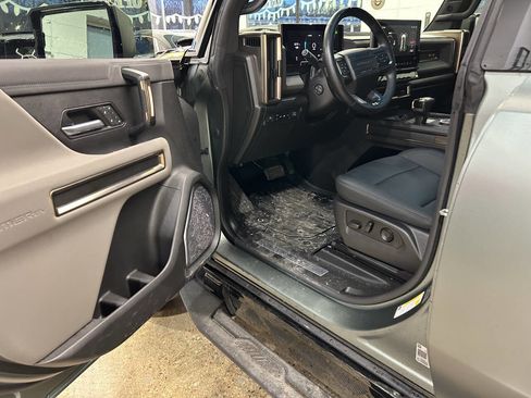 Used 2024 GMC Hummer EV 3X image 15