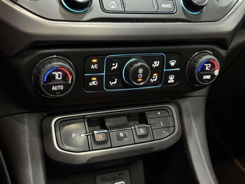 Used 2023 GMC Acadia AT4 w/ Technology Package AWD/4WD image 30