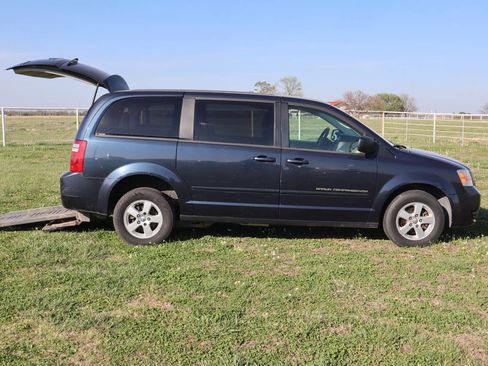 Used 2009 Dodge Grand Caravan SE w/ Climate Group image 16