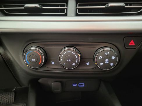 New 2026 Chevrolet Trax RS w/ Sunroof Package FWD image 32