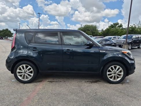 Used 2017 Kia Soul + w/ Audio Package FWD image 4