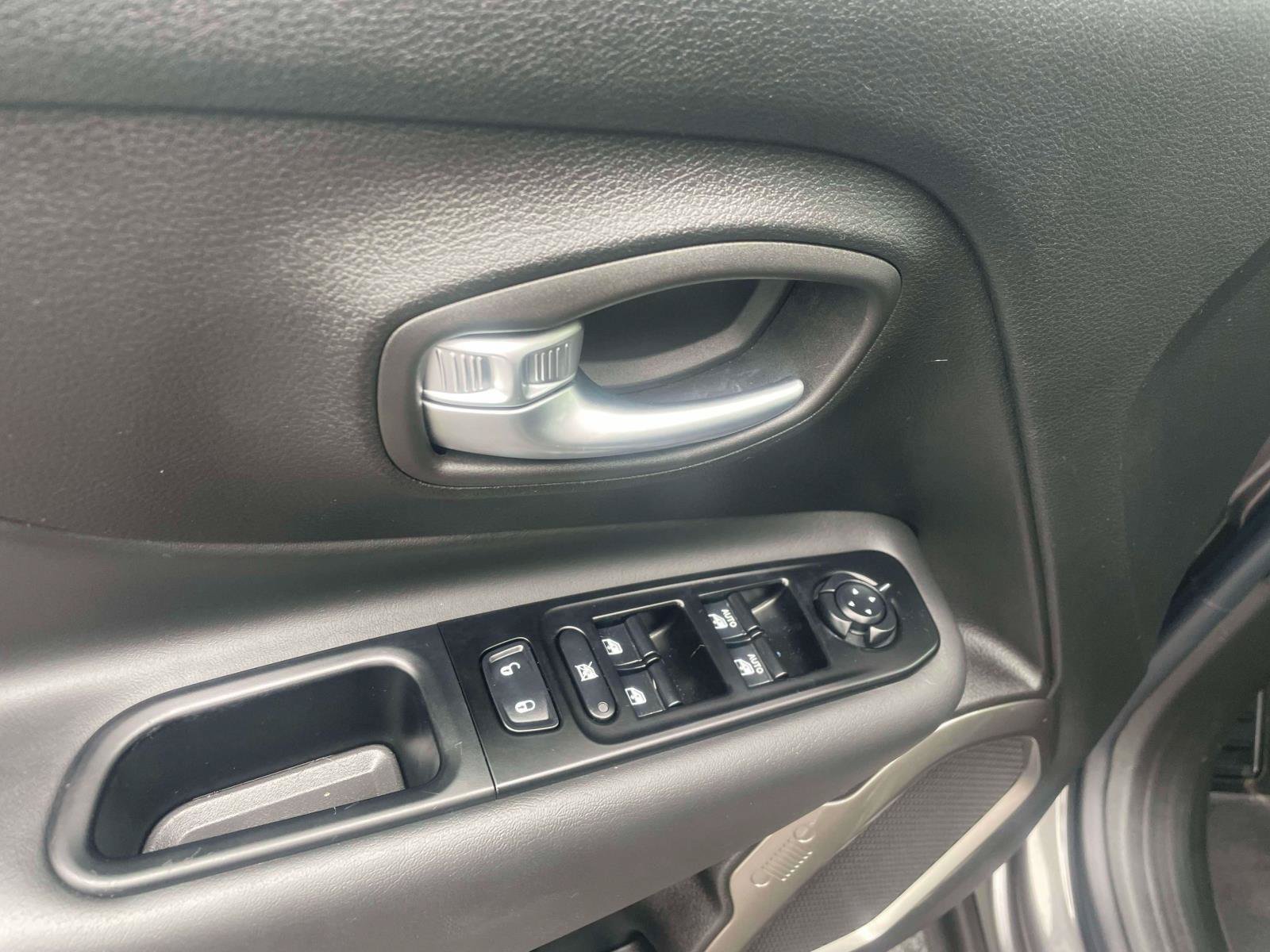 Used 2021 Jeep Renegade Limited AWD/4WD image 12