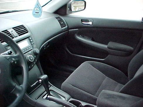 Used 2004 Honda Accord LX image 17