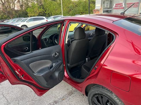 Used 2019 Nissan Versa SV image 12