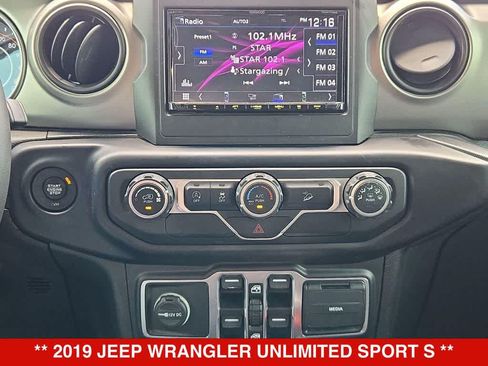 Used 2019 Jeep Wrangler Unlimited Sport S AWD/4WD image 28