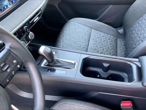 Used 2025 Nissan Kicks SV w/ SV Premium Package FWD image 17