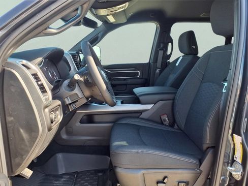 New 2026 RAM 2500 Big Horn AWD/4WD image 18