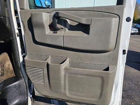 Used 2019 Chevrolet Express 3500 LT w/ LT Preferred Equipment Group RWD image 22