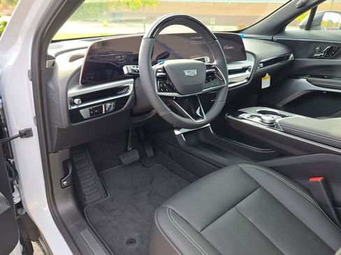 New 2026 Cadillac Lyriq Premium Luxury image 23