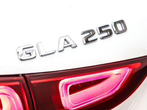 Used 2022 Mercedes-Benz GLA 250 image 10