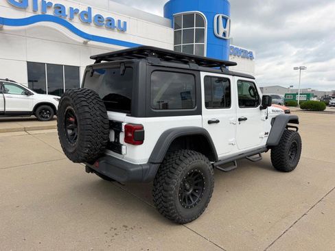 Used 2019 Jeep Wrangler Unlimited Rubicon AWD/4WD image 2