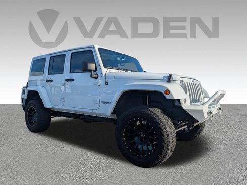 Used 2016 Jeep Wrangler Unlimited Sahara w/ Connectivity Group image 3