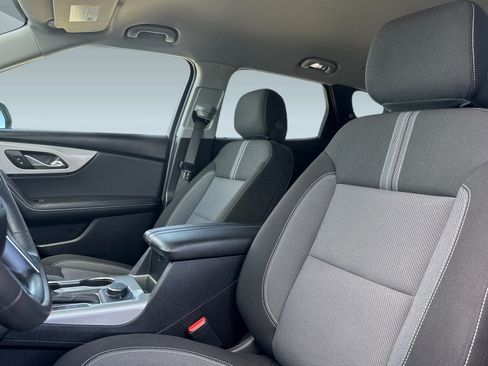 Used 2025 Chevrolet Blazer LT image 23