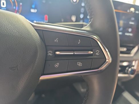 Used 2025 Chevrolet Equinox LT w/ Safety and Technology Package AWD/4WD image 17