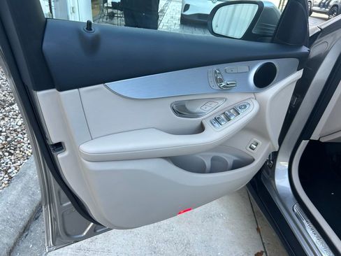 Used 2019 Mercedes-Benz GLC 300 4MATIC image 51