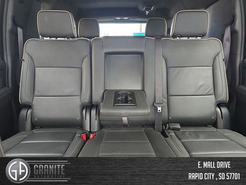 Used 2024 GMC Yukon XL SLT image 39