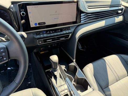 Used 2025 Toyota Camry XSE w/ Premium Plus Package AWD/4WD image 18