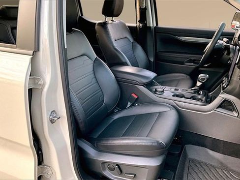 Used 2025 Ford Ranger Lariat w/ Black Appearance Package image 25