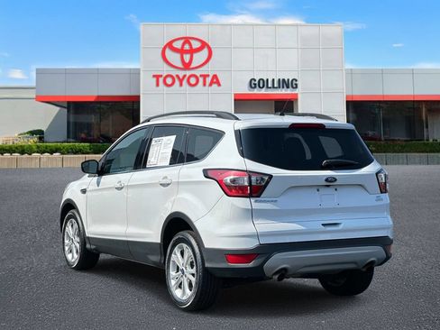 Used 2018 Ford Escape SE FWD image 4