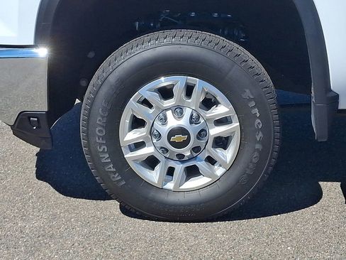 Used 2025 Chevrolet Silverado 2500 LT w/ Convenience Package image 8