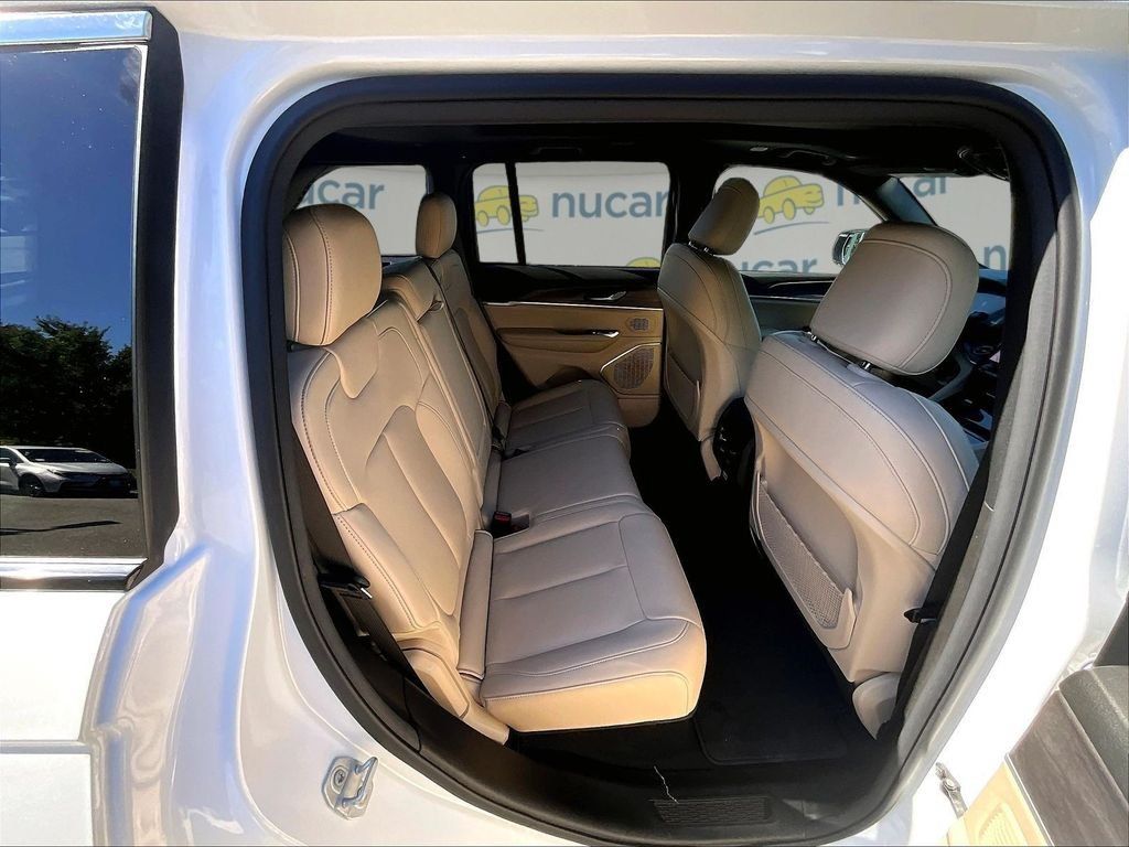 Used 2024 Jeep Grand Cherokee Limited 4xe AWD/4WD image 16