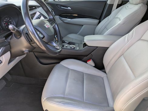 Used 2021 Cadillac XT4 Premium Luxury image 18