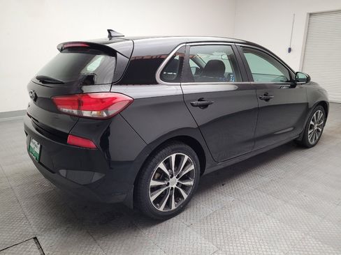 Used 2018 Hyundai Elantra GT image 9