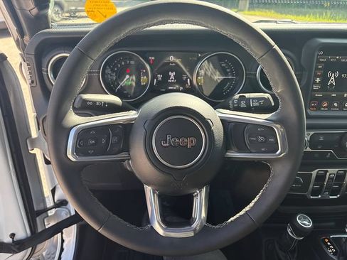 Used 2023 Jeep Wrangler Unlimited Sahara AWD/4WD image 26
