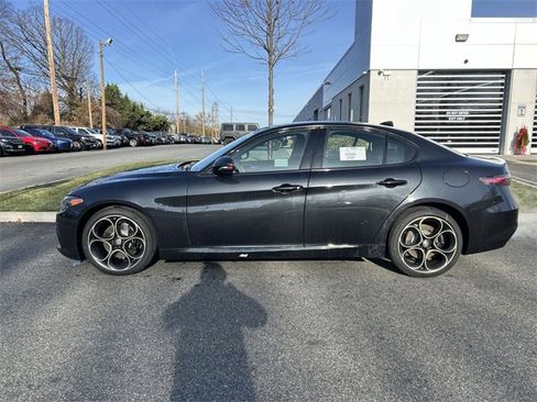 New 2025 Alfa Romeo Giulia AWD w/ Driving Assist Package image 5