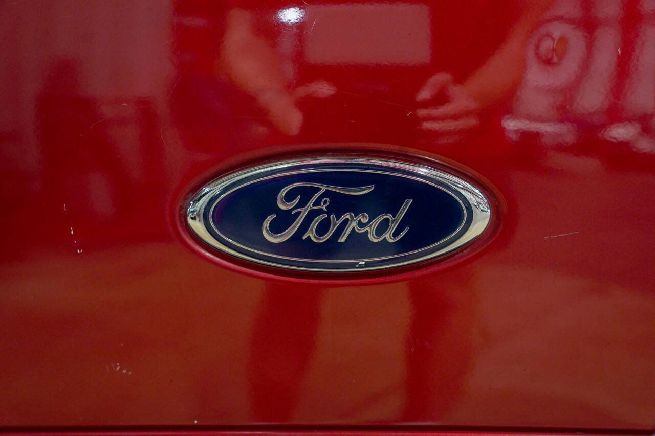 Used 1999 Ford F150 Lariat RWD image 24