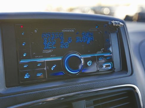 Used 2016 Dodge Grand Caravan SE image 5