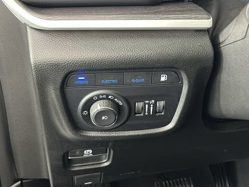 Used 2022 Jeep Grand Cherokee Limited 4xe w/ Luxury Tech Group II AWD/4WD image 20