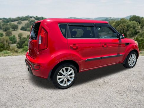Used 2013 Kia Soul + w/ Audio Pkg FWD image 9
