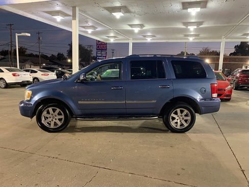 Used 2007 Chrysler Aspen Limited image 4