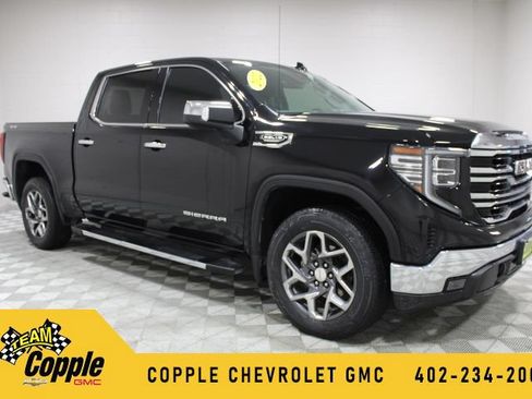 Used 2022 GMC Sierra 1500 SLT w/ SLT Convenience Package AWD/4WD image 1