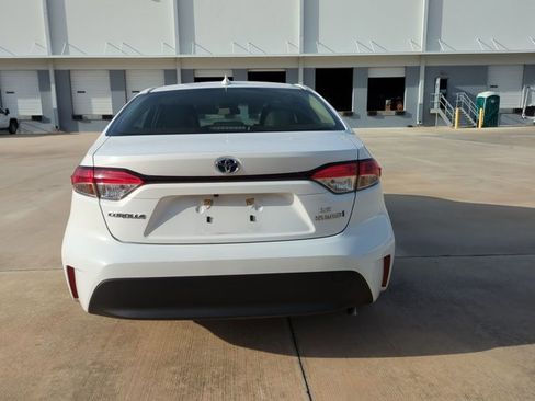 Used 2024 Toyota Corolla LE FWD image 6